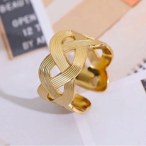 #34 Gold Weave Textured Ring Adjustable - Picture 4 of 9
